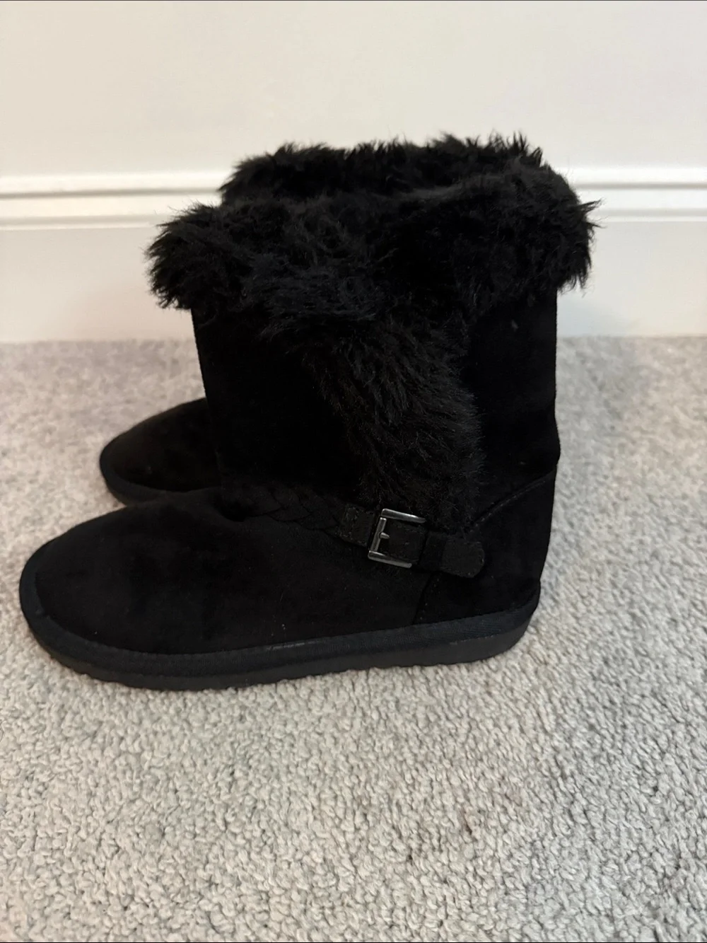 Gently worn The Children's Place Black Faux Fur girls Winter Boots